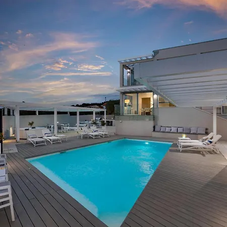 White Garden With Heated Pool Bibinje