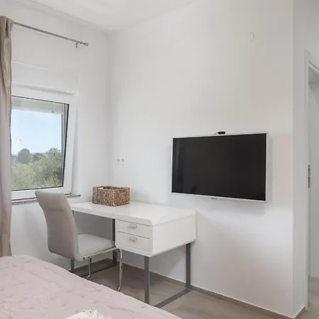 White Garden With Heated Pool Bibinje