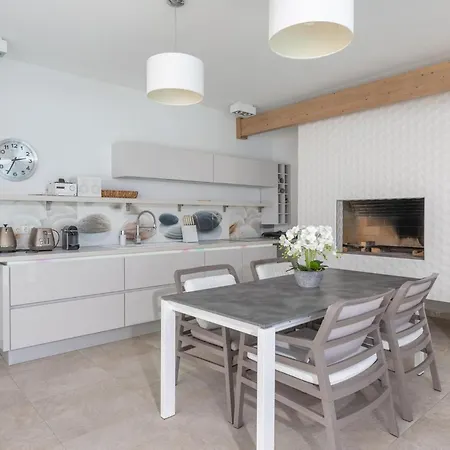 White Garden With Heated Pool Villa *
